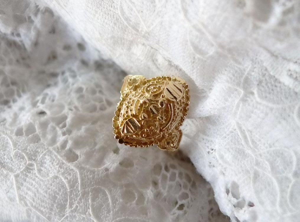 18K Etruscan Ring