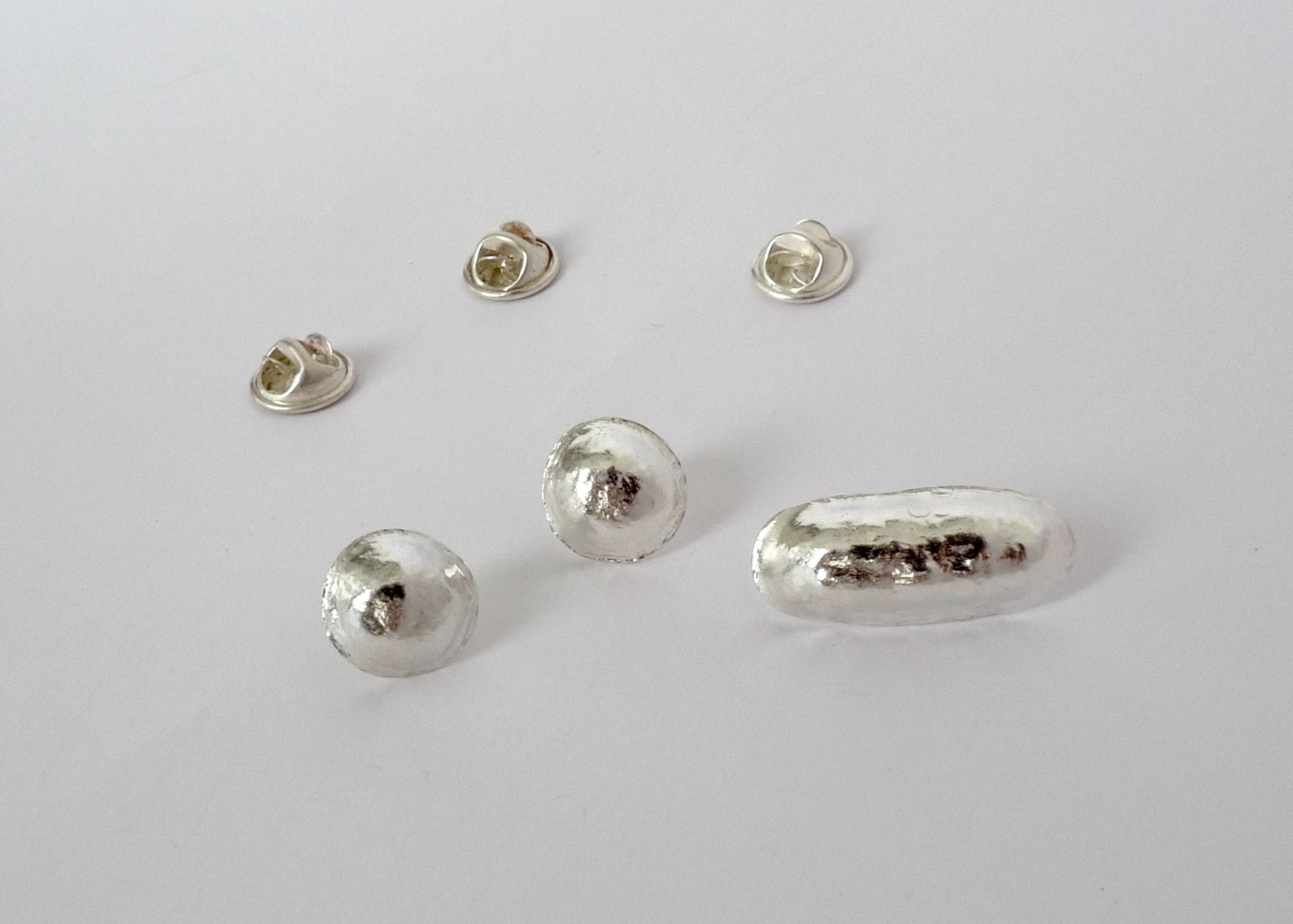 Line / Dot Lapel Pin