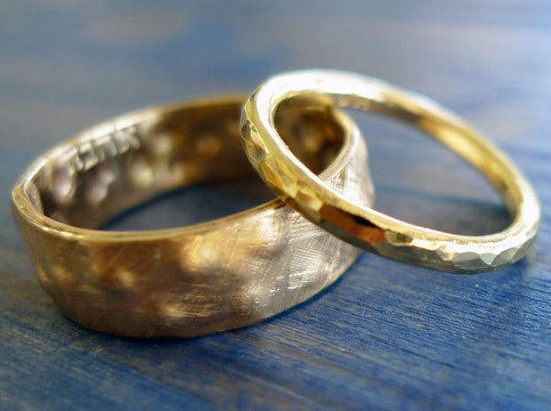 HAMMERED WEDDING RINGS SET MAN 14K GOLD BAND & WOMAN 18K GOLD BAND ORGANIC RUSTIC HAMMERED GOLD WEDDING SET UNPOLISHED ROUGH TEXTURED BANDS