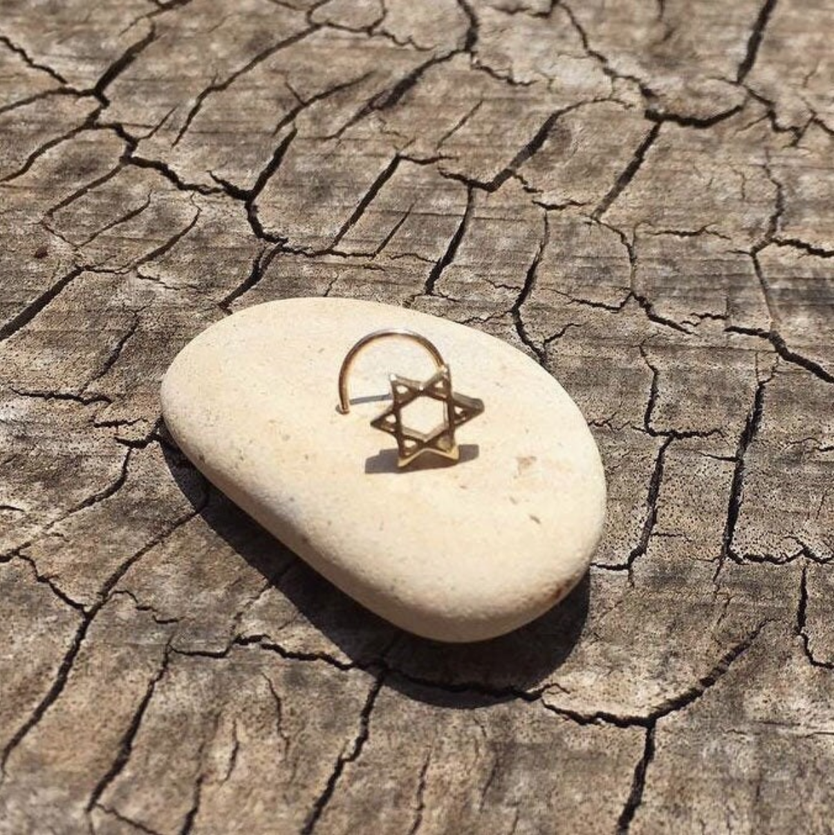 עגיל נזם זהב מגן דוד 14 קראט עבודת יד כל עיצוב סוגר עגיל עבה או דק מתנה לחו״ל