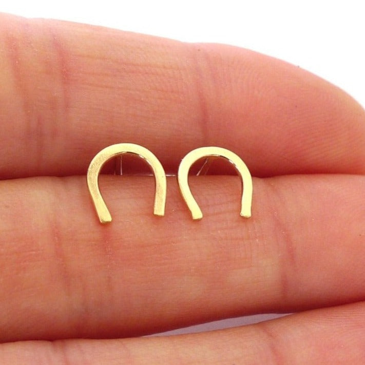 עגילי פרסה למזל זהב אמיתי 14 קראט צמוד מתנה לרוכבים על סוסים חוות חיות מזל טוב