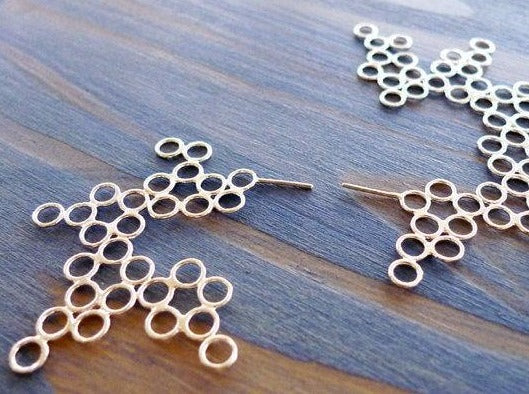 עגילי כסף ענקיים גיפסי בהשראת מולקולה עיגולים תלת ממדי חצי סהר סטייטמנט 925 סטרלינג עגילים גדולים מעוצבים תצוגת אופנה