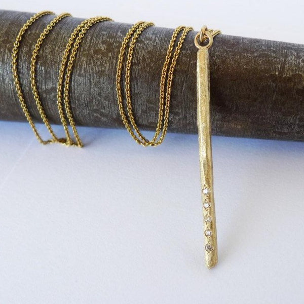 תליון ארוך מקל זהב 14 קראט אורגני משובץ יהלומים תכשיטים אונליין עבודת יד