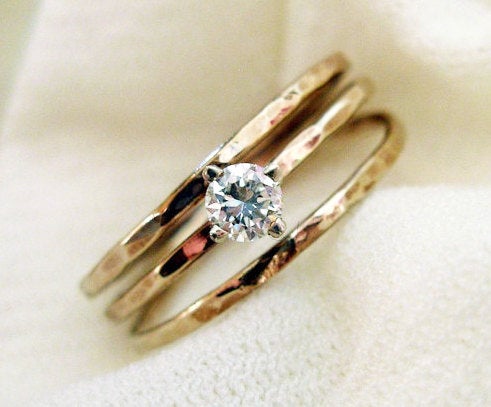 טבעת יהלום שלוש טבעות דקות מרוקעות מולחמות טבעת ספליט מחולקת זהב 14 קראט עבודת יד עיצוב ישראלי תכשיטים אונליין