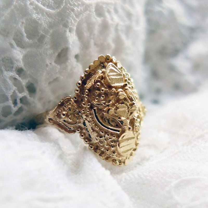 18K Etruscan Ring