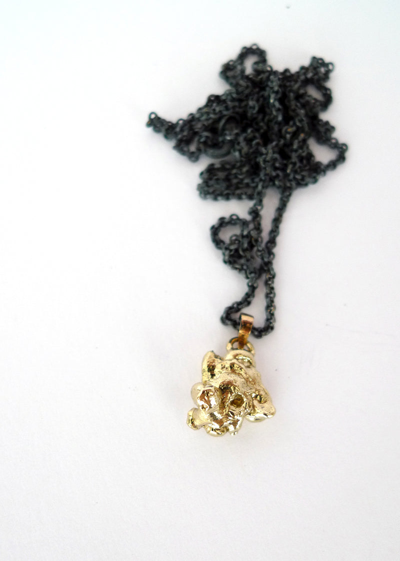 Amorphous in Gold
