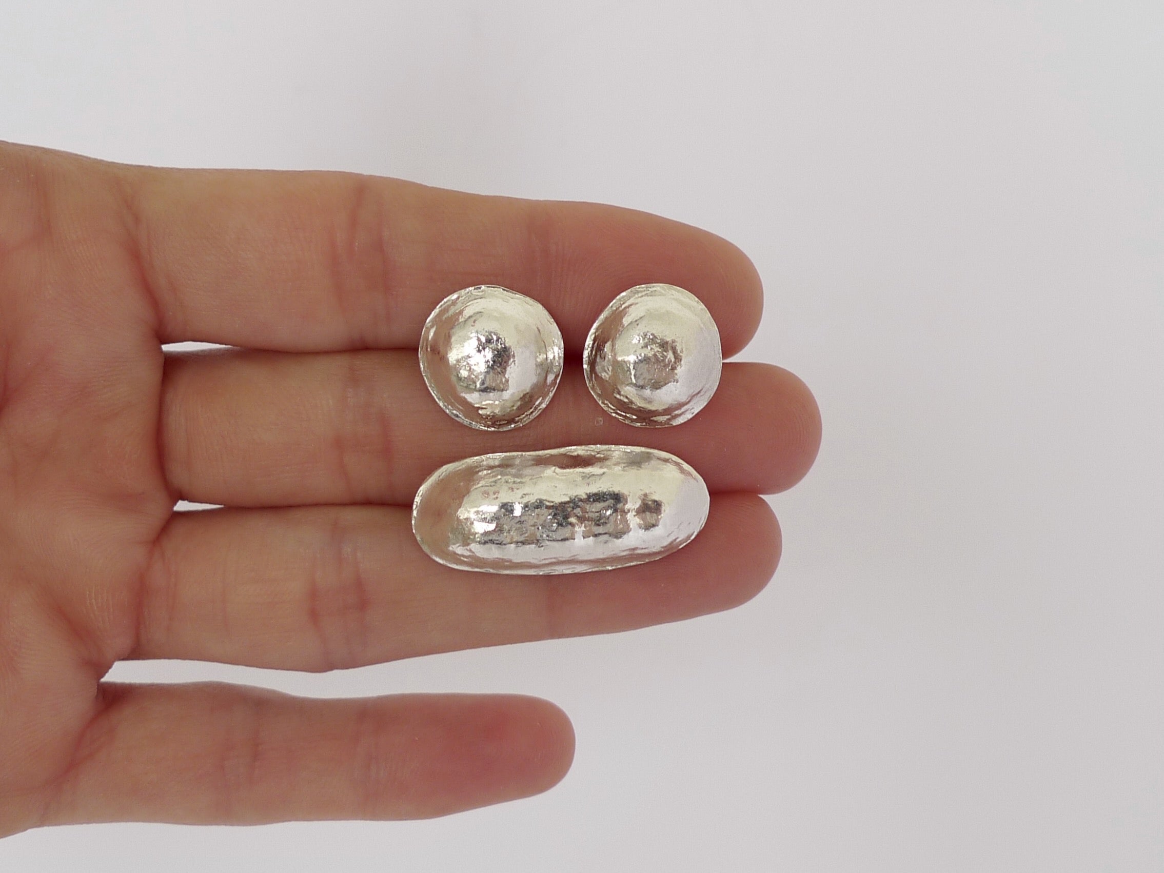 Line / Dot Lapel Pin