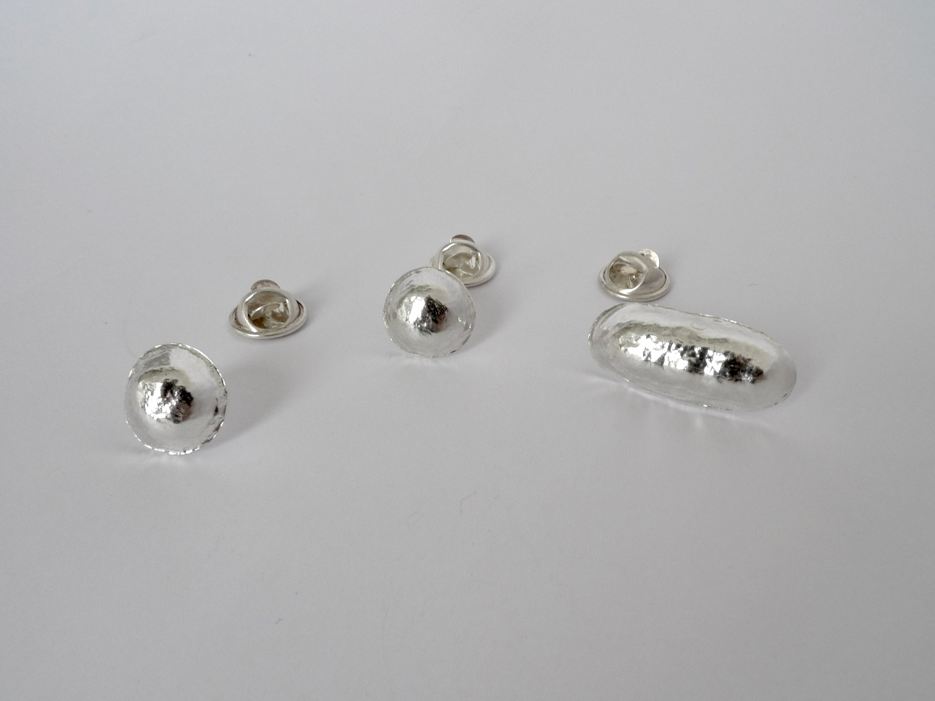 Line / Dot Lapel Pin