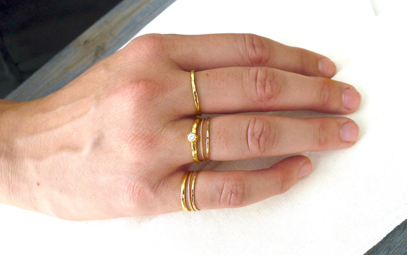 טבעת זהב 18 קרט עבודת יד מרוקעת נישואים כלות אורבניות טבעת עדינה דקה זהב אמיתי צהוב מתחתנים