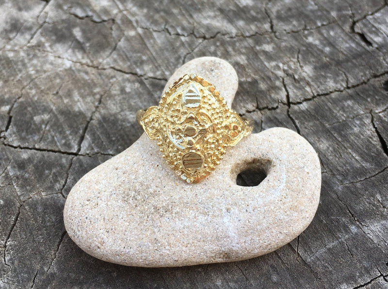 18K Etruscan Ring