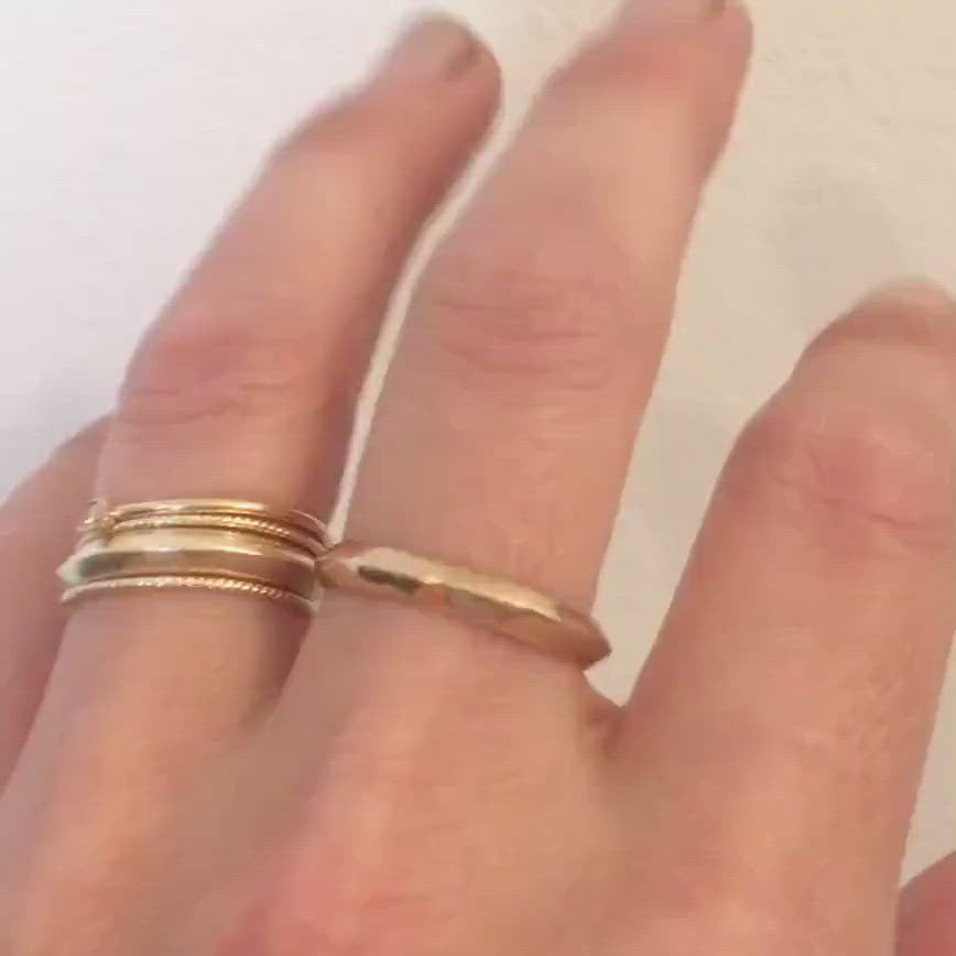 18K gold Shiny knife edge ring