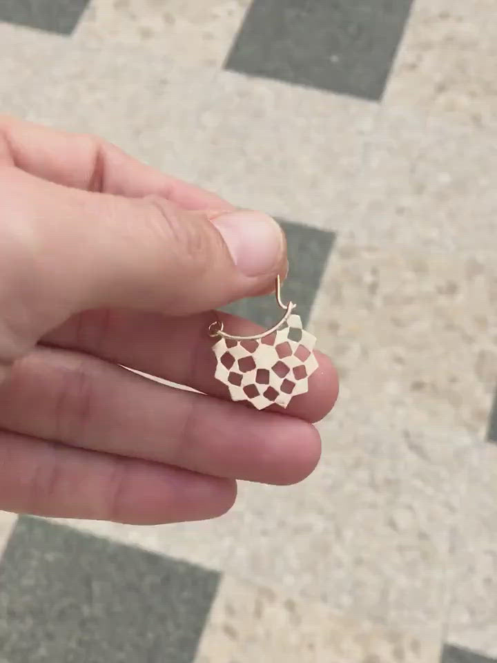 Zahara Mashrabiya Gold Hoop Earring