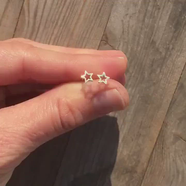 14K Star Studs