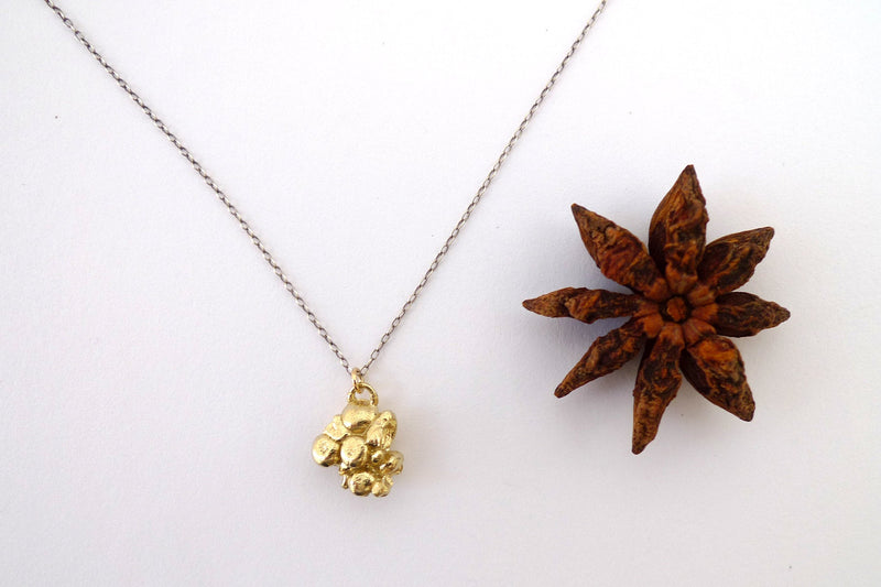Amorphous in Gold