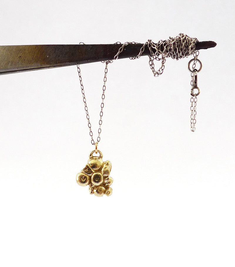 Amorphous in Gold