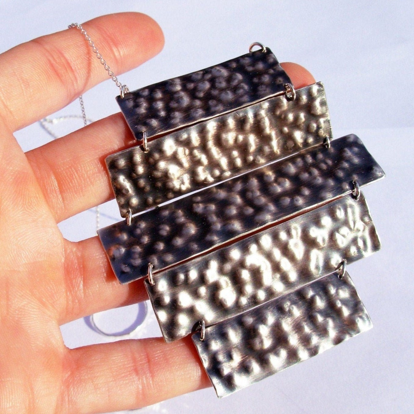  תכשיטי מעצבים אונליין כסף שרשרת סטייטמנט תליון ענק שרשרת מסיבית מרוקע גדול שטוח חושן עדי שחור בולט בליטות כסף סטרלינג 925גותי אלטרנטיבי