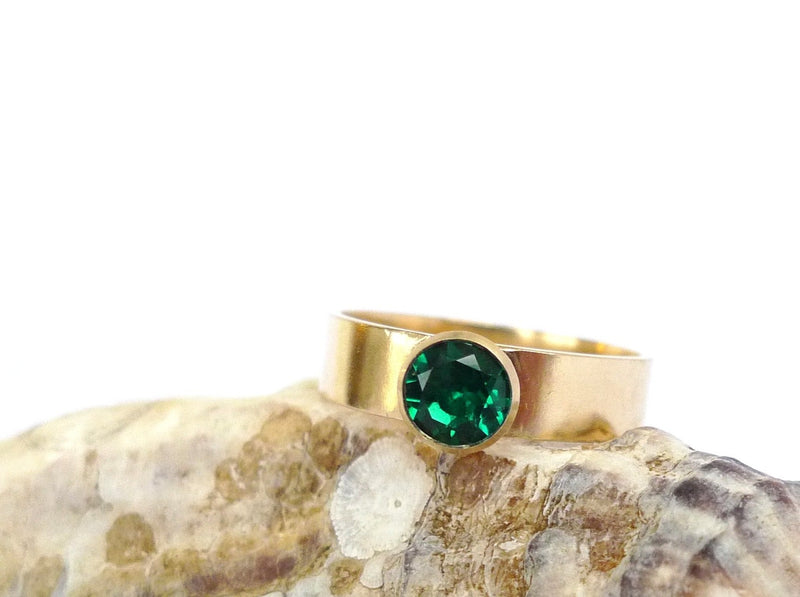 Sustainable lab grown green emerald set in satin finish recycled 14k gold ring. unisex man woman ring