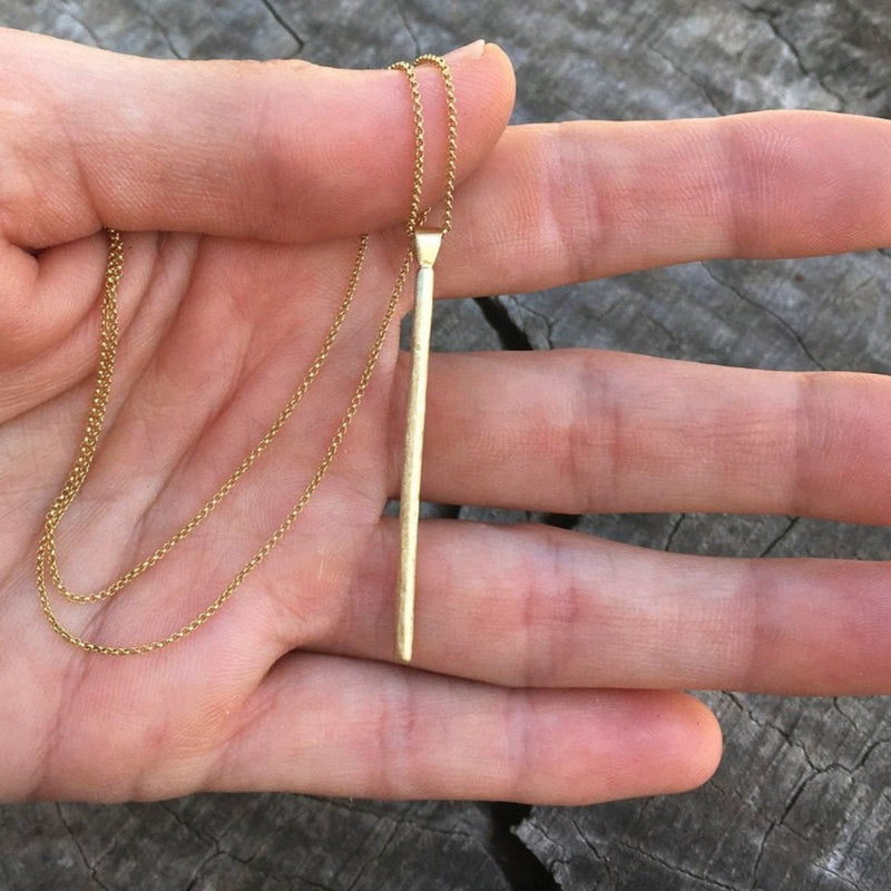תכשיטים אונליין זהב תליון מקל ארוך מזהב אמיתי 14 קרט עבודת יד בעיצוב אורגני מיוצר בישראל